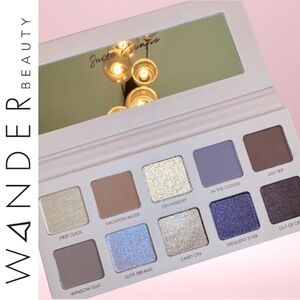 NWOB Wander Beauty Suite Escape 10 Shade Eyeshadow Makeup Palette